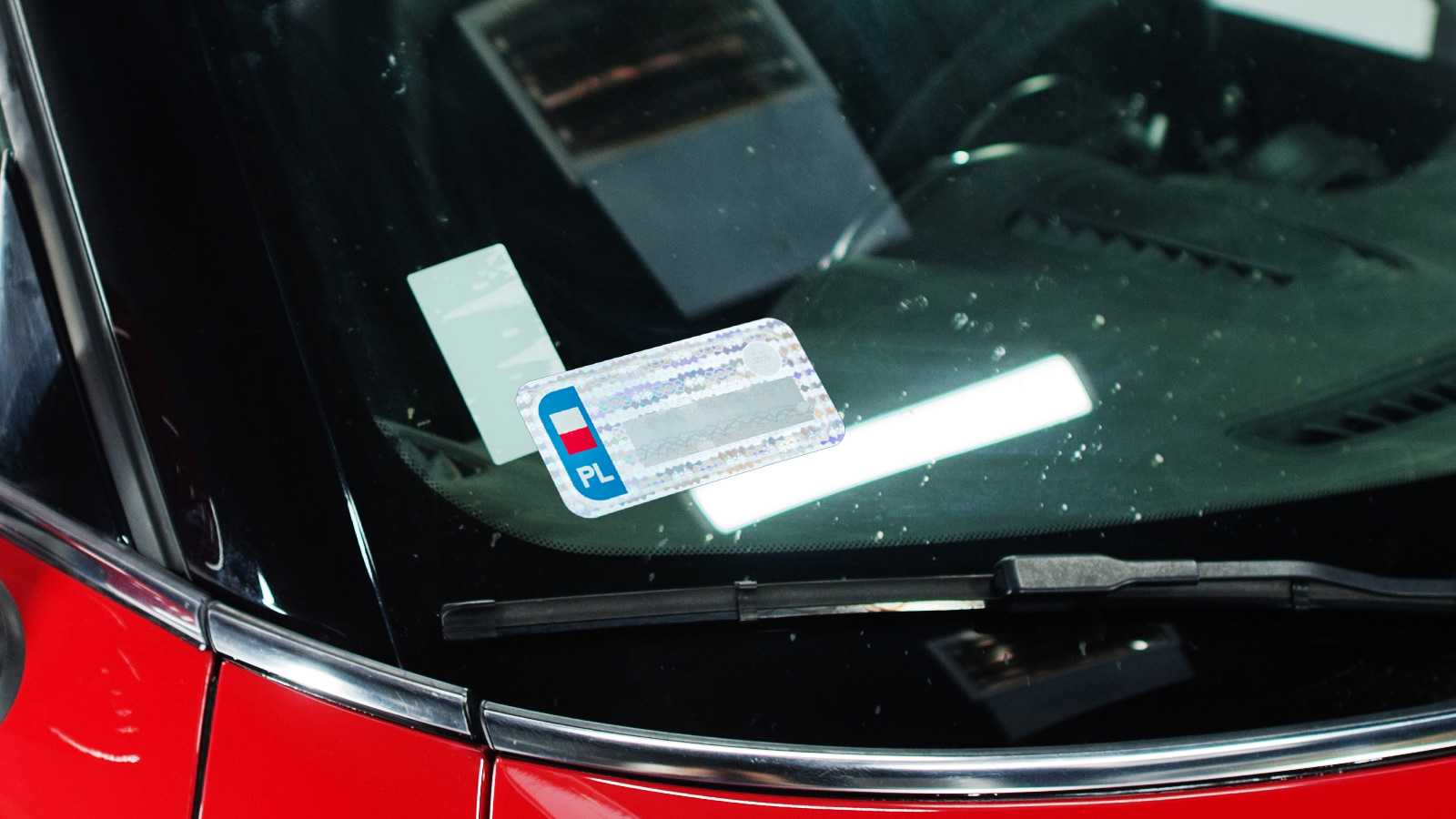Vignette d'immatriculation sur le pare-brise