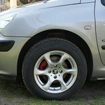 Felgi srebrne na aucie Peugeot 307 zdj. 3 | LadneFelgi.pl