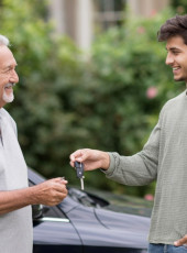 Co powinieneś wiedzieć o darowiźnie samochodu w 2025 r.? Wzór i informacje